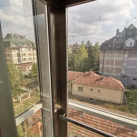 Lea & Parking U Garazi *